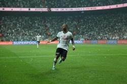 开云体育官网首页-西汉姆联实现客场逆转，赢得球迷喝彩！